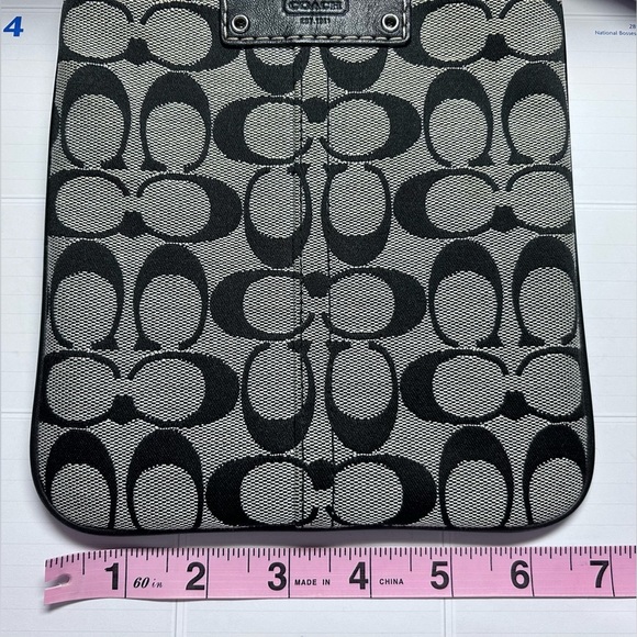 Vintage COACH Black and Cream Crossbody Bag - Picture 8 of 10